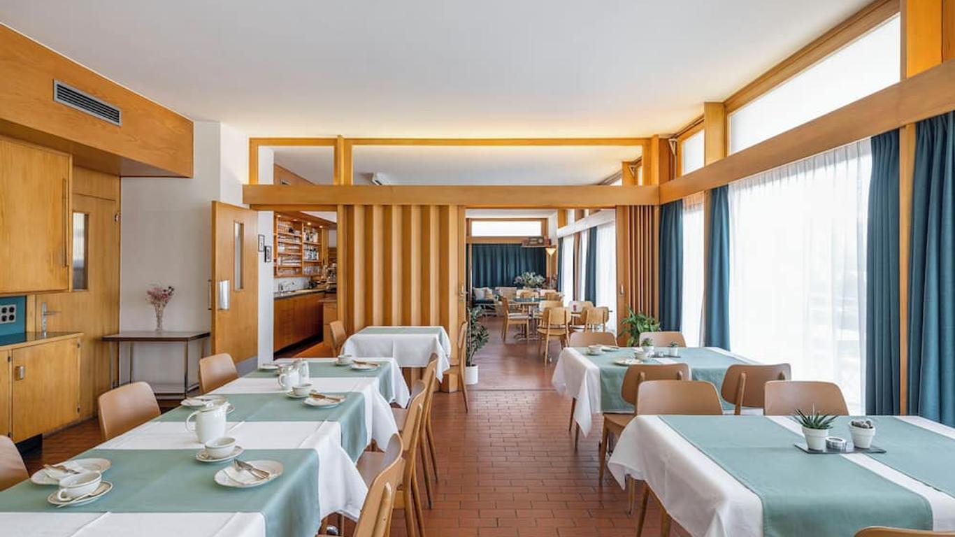 Hôtel historique Chez Elsy - Crans-Sapins