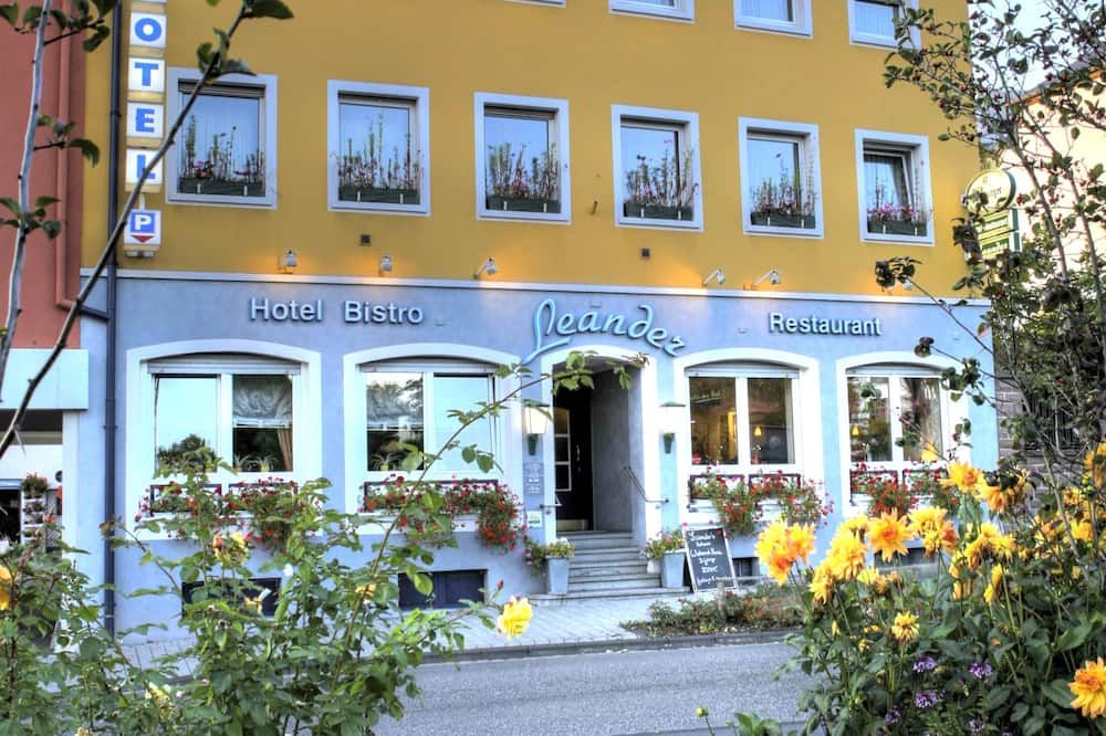 Gebäude