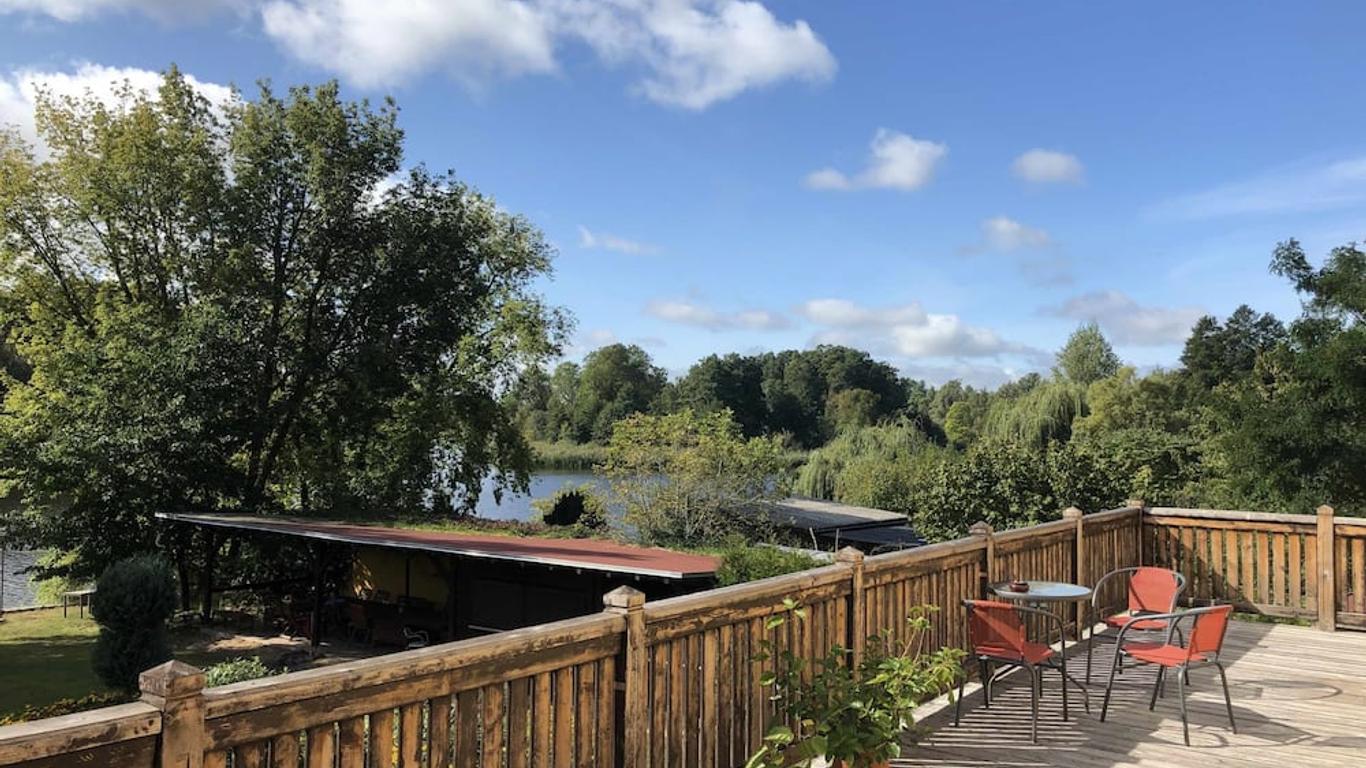 Riverside Inn