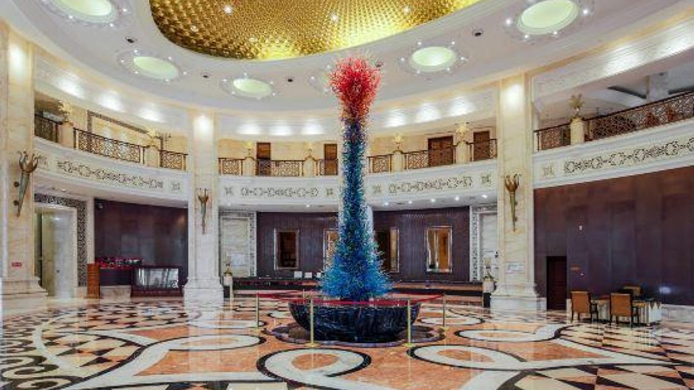 Liao Bin Paxton Vacances Hotel