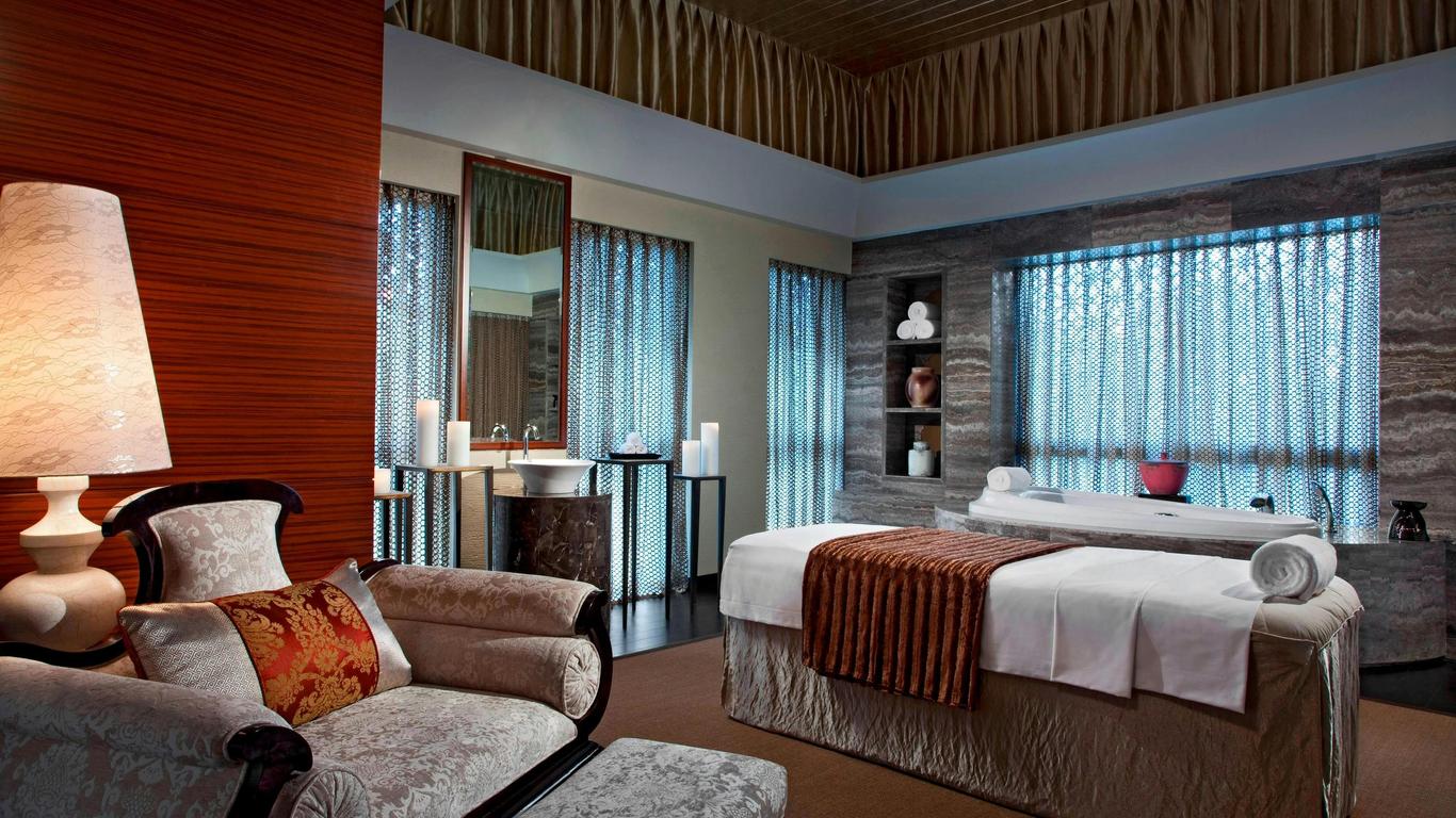 Sheraton Qingyuan Lion Lake Resort
