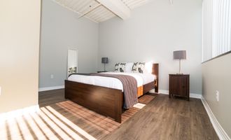 Hollywood Metropolitan