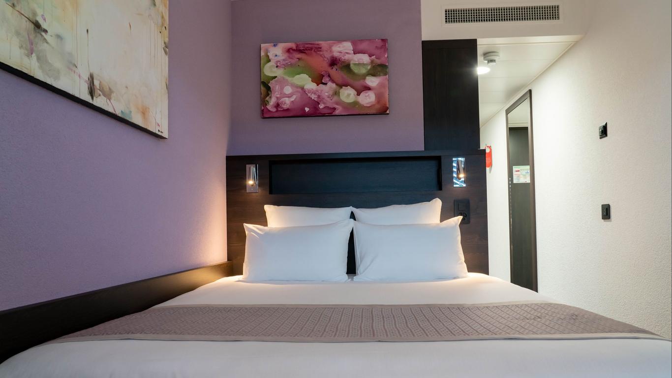 Nash Pratik Hotel
